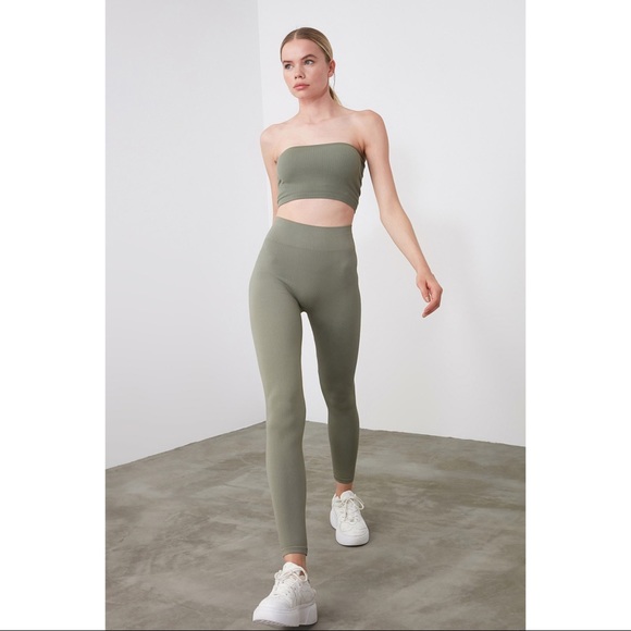 High Waist Ribbed Green Leggings - Picture 2 of 5